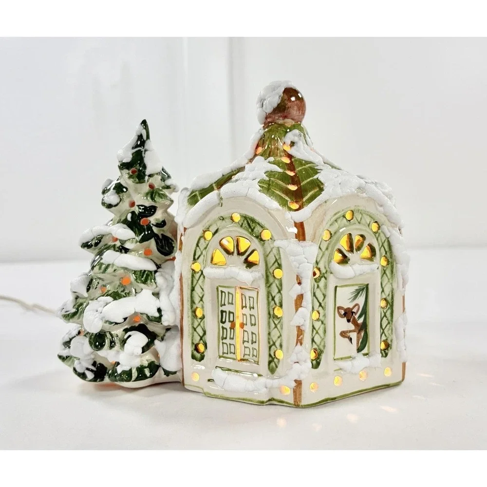1978 Walter Brockmann Signed Lighted Ceramic Christmas House Music Box Skaters‎